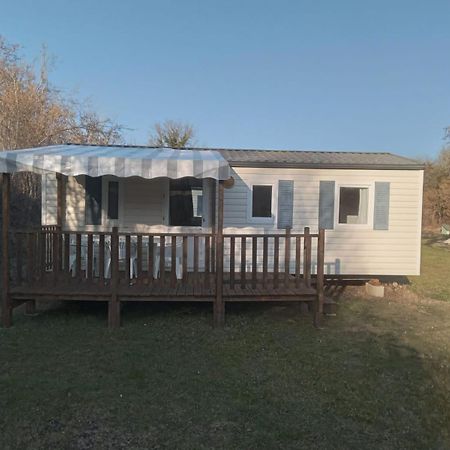 Mobile Home Sleeps 4 Monsec Dış mekan fotoğraf