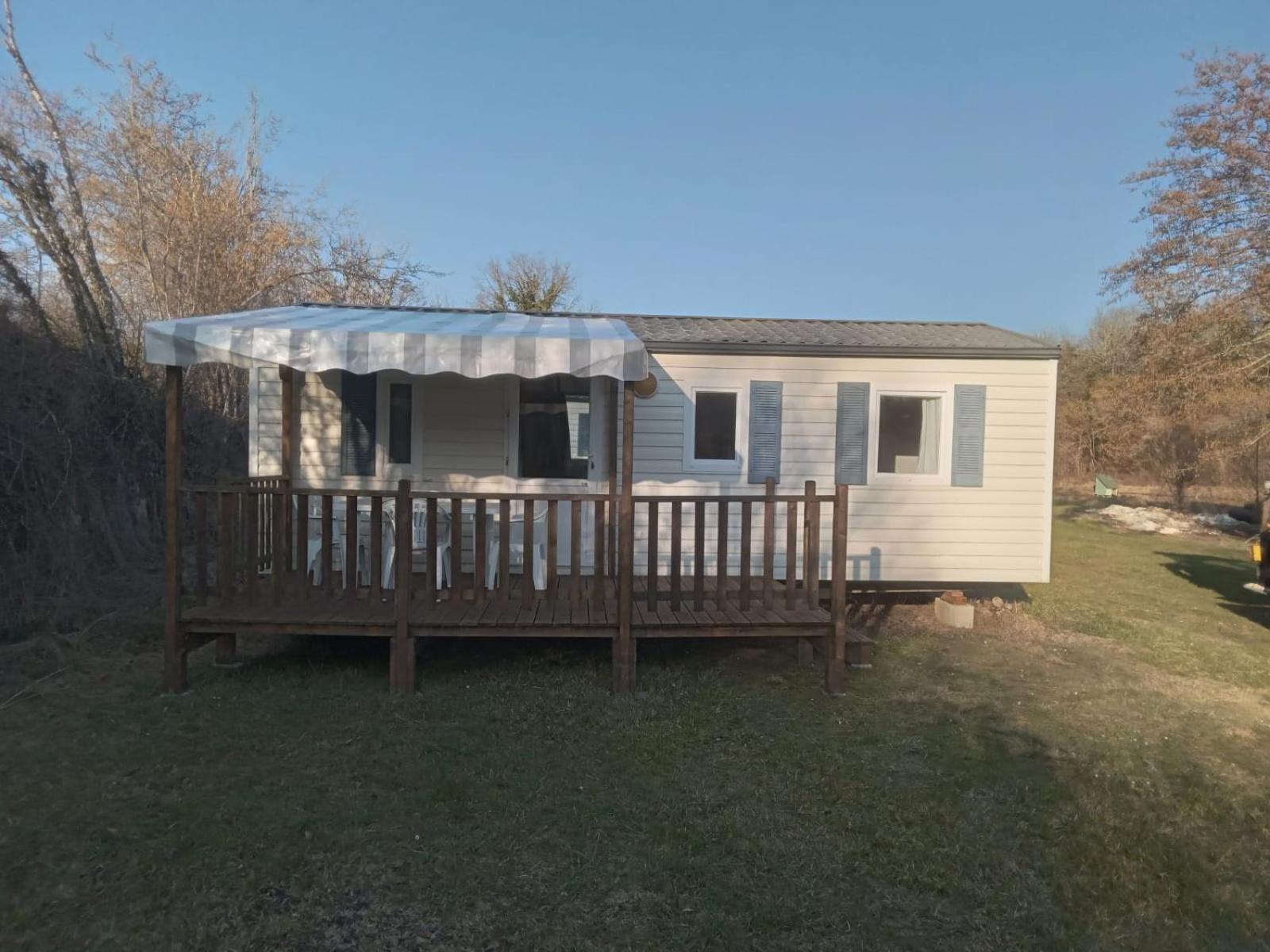Mobile Home Sleeps 4 Monsec Dış mekan fotoğraf